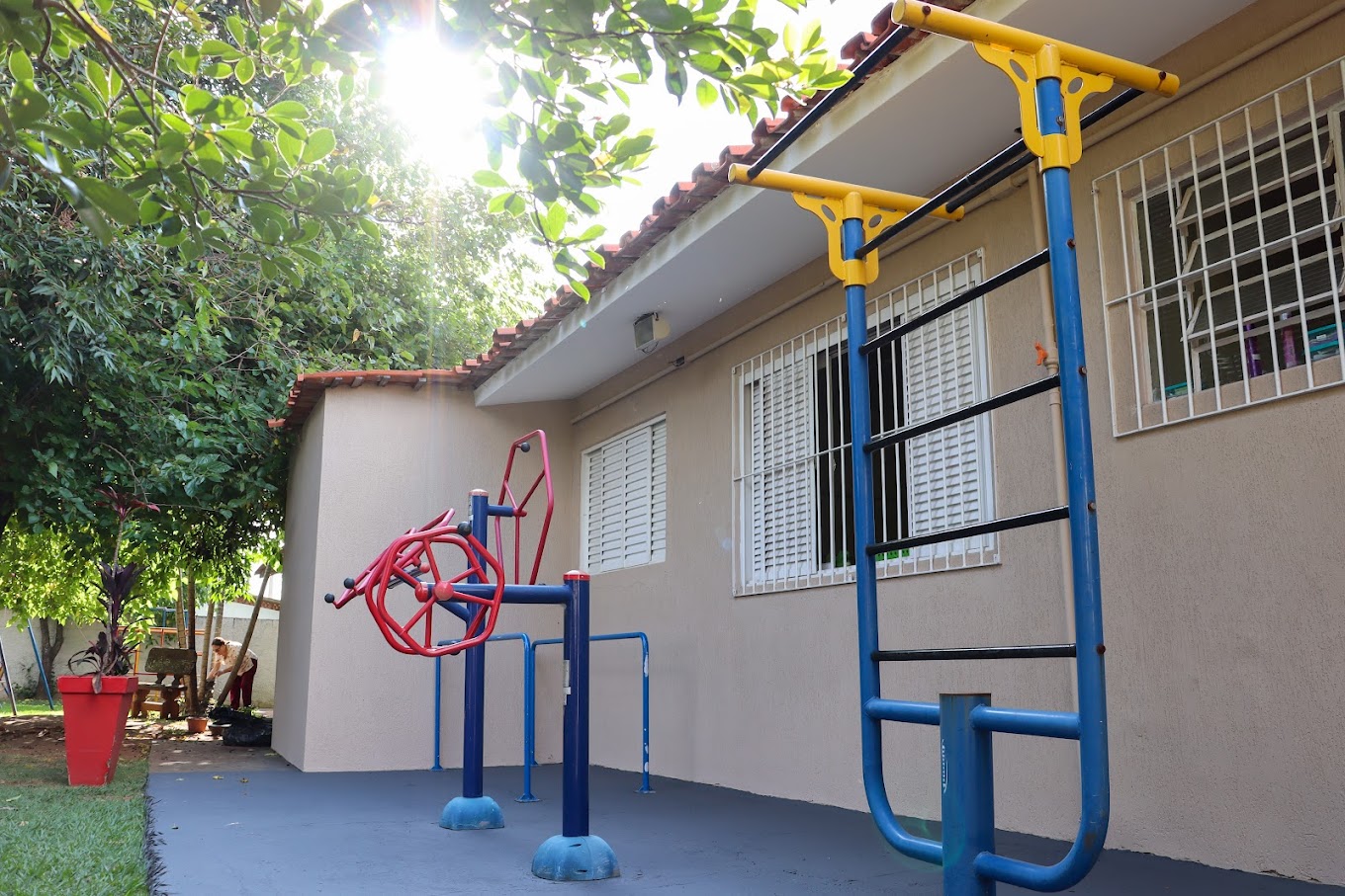 Espaço de exercícios ao ar livre da casa